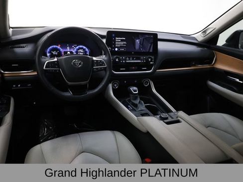 Used 2024 Toyota Grand Highlander Platinum image 10