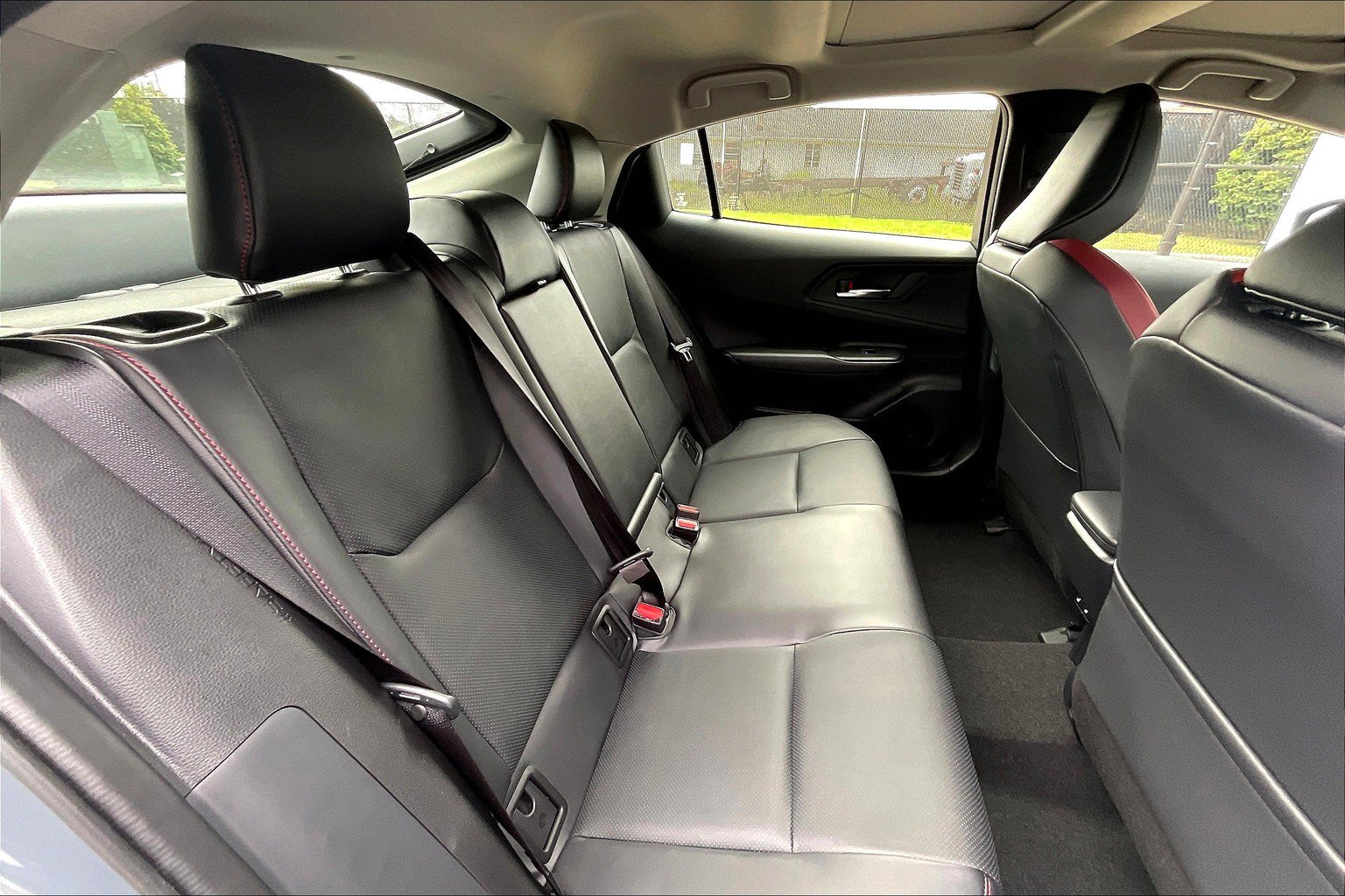 Used 2025 Toyota Prius Plug-In Hybrid w/ Limited Premium Package FWD image 27