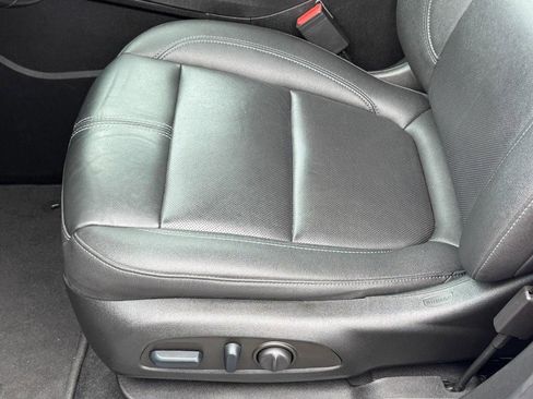 Used 2022 Chevrolet Blazer LT FWD image 23