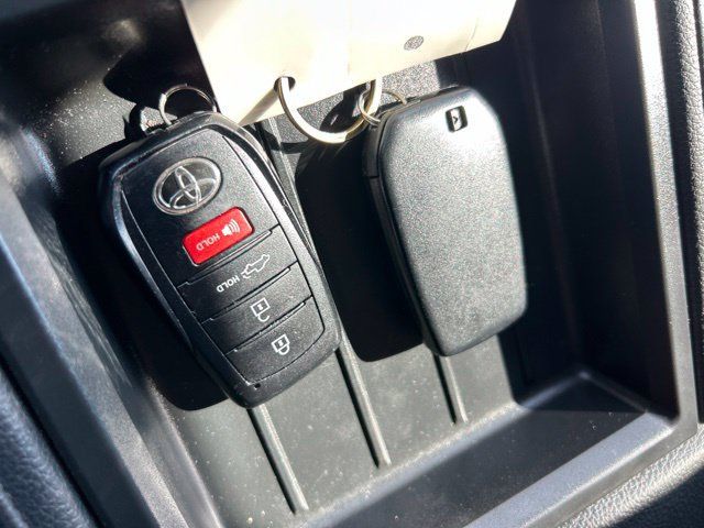Used 2023 Toyota Tundra Limited w/ Power Package AWD/4WD image 27