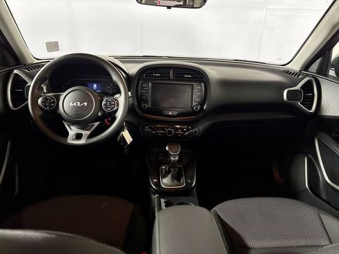Used 2022 Kia Soul LX w/ Technology Package FWD image 12