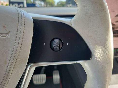 Used 2022 Tesla Model Y Performance AWD/4WD image 22