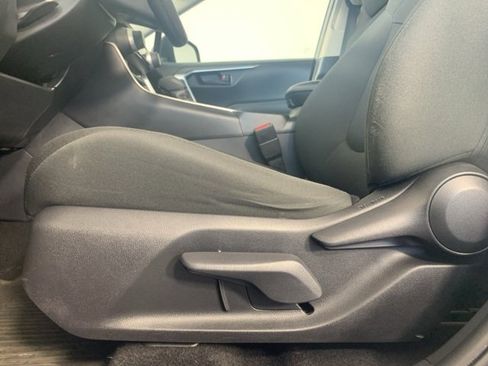 Used 2021 Toyota RAV4 LE image 22