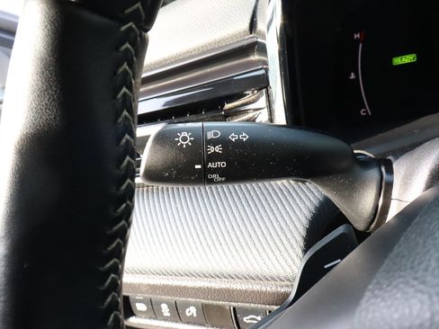 Used 2025 Toyota Camry SE image 16