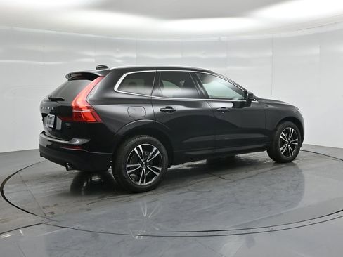 Used 2021 Volvo XC60 T5 Momentum w/ Premium Package image 27