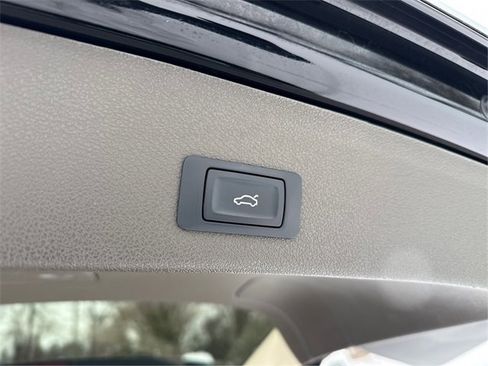 Used 2017 Audi Q5 2.0T Premium Plus w/ Technology Package image 29