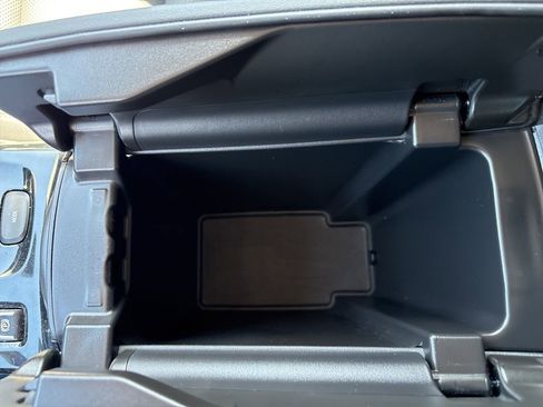 Used 2022 Buick Envision Essence w/ Safety Package image 34