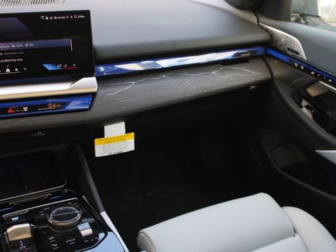 New 2026 BMW i5 eDrive40 w/ M Sport Package AWD/4WD image 27
