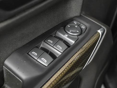 Used 2021 Chevrolet Silverado 1500 LT AWD/4WD image 33