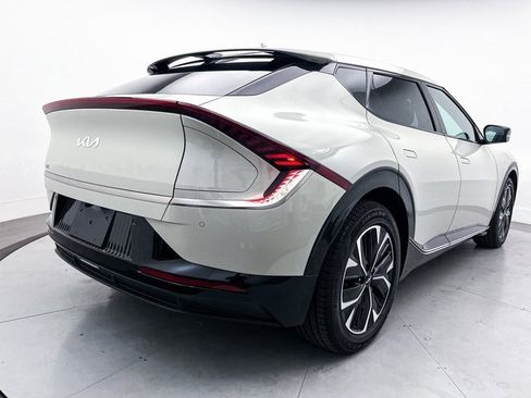 Used 2022 Kia EV6 Wind image 17