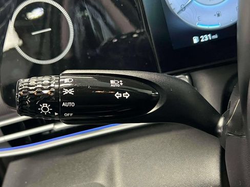 Used 2025 Hyundai Elantra Limited FWD image 26