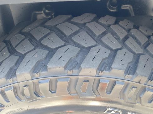 Used 2023 Jeep Wrangler Unlimited w/ Sun & Screen Package AWD/4WD image 18