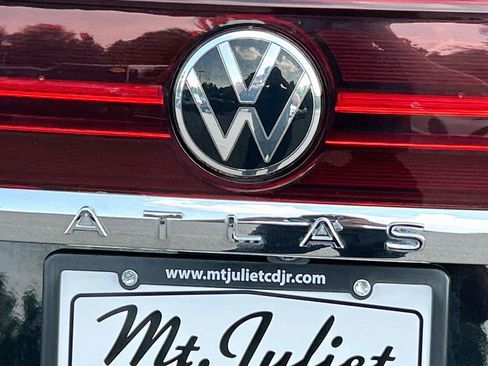 Used 2025 Volkswagen Atlas SE AWD/4WD image 12