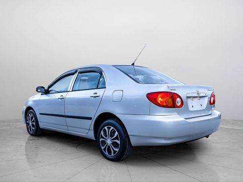 Used 2004 Toyota Corolla LE FWD image 2