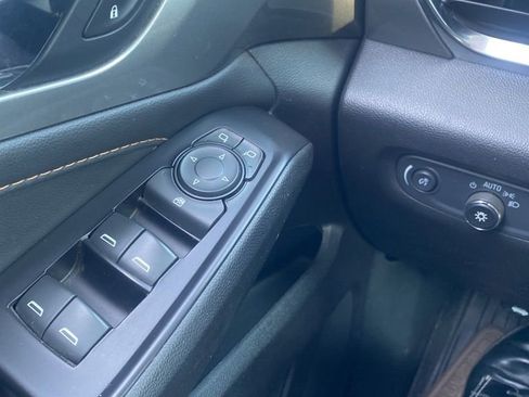 Used 2020 Chevrolet Traverse LS image 33