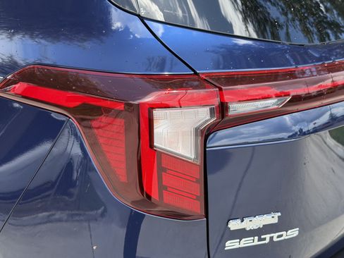 Certified 2024 Kia Seltos S FWD image 10