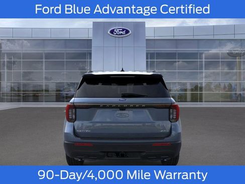 Used 2026 Ford Explorer Active AWD/4WD image 6