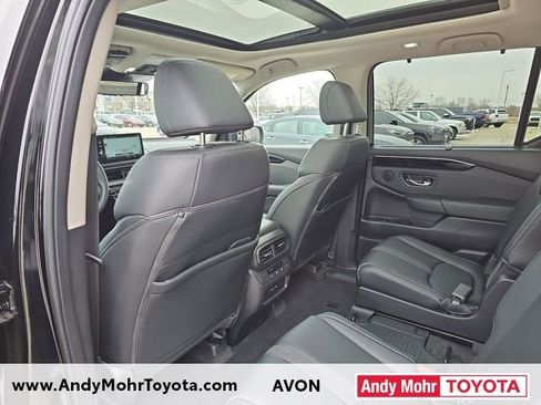 Used 2025 Honda Pilot Touring image 29