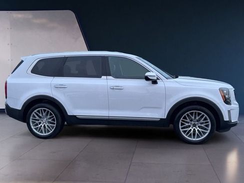 Used 2022 Kia Telluride SX w/ SX Prestige Package image 6