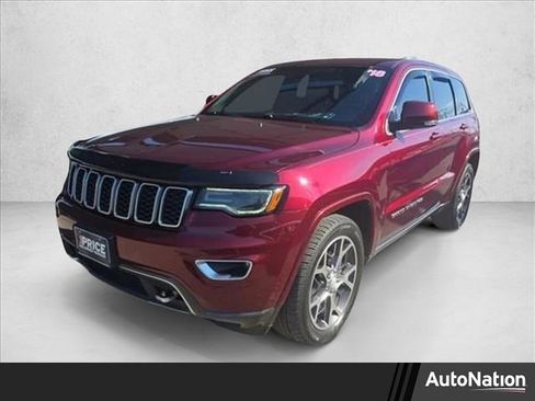 Used 2018 Jeep Grand Cherokee Limited image 1
