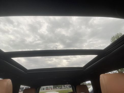 Used 2022 Ford Expedition Max Platinum AWD/4WD image 24