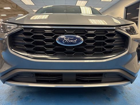 Used 2025 Ford Escape ST-Line image 12