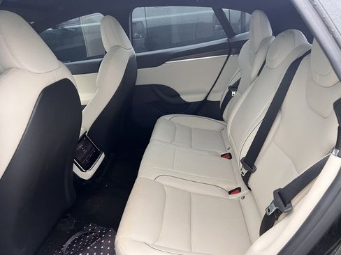 Used 2021 Tesla Model S Plaid image 8