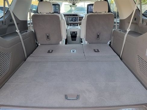 Used 2021 GMC Yukon XL Denali w/ Denali Premium Package image 60