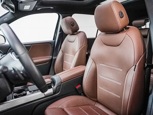 Certified 2022 Mercedes-Benz GLB 250 4MATIC image 12