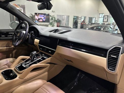 Used 2019 Porsche Cayenne AWD/4WD image 51