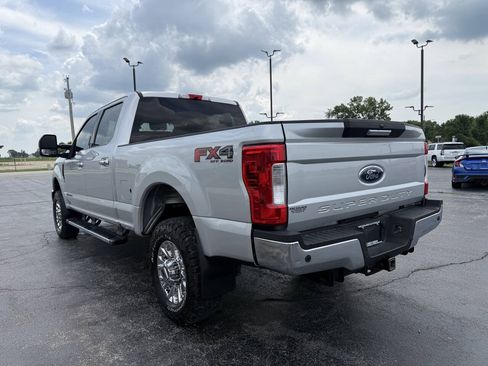 Used 2019 Ford F350 XLT w/ XLT Premium Package AWD/4WD image 6