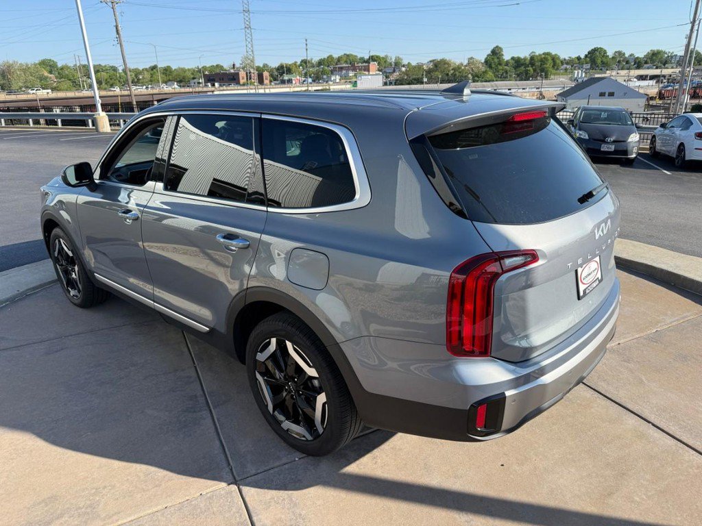 Used 2025 Kia Telluride S AWD/4WD image 9