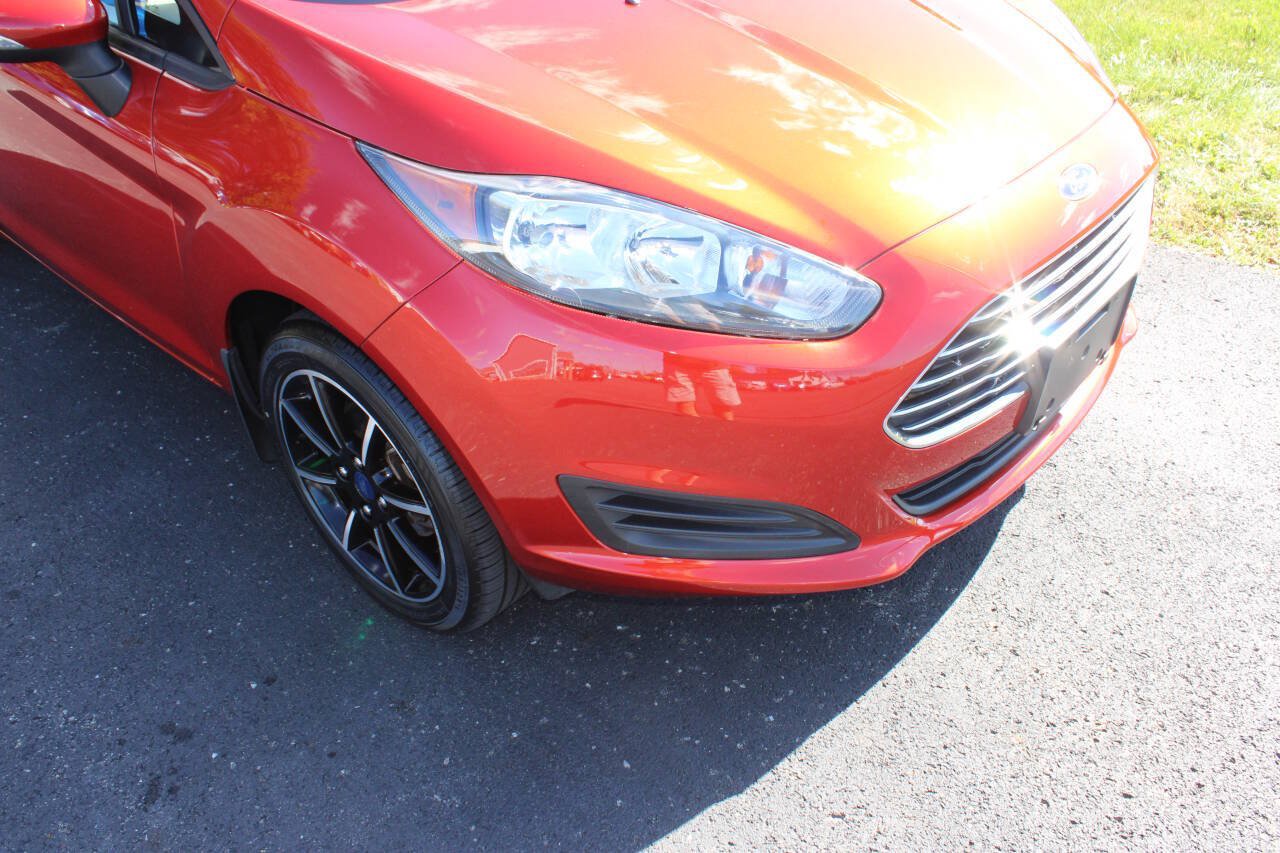 Used 2018 Ford Fiesta SE w/ Cold Weather Package FWD image 5