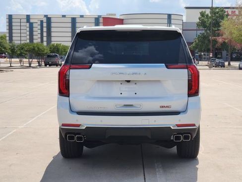 Used 2026 GMC Yukon Denali w/ Sun & Power Step Package AWD/4WD image 6