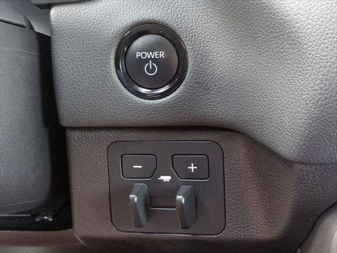 Certified 2025 Toyota Sequoia SR5 AWD/4WD image 28