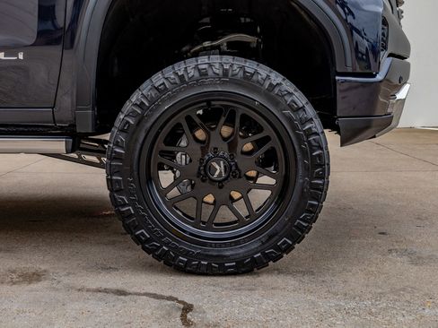 Used 2025 GMC Sierra 1500 Denali Ultimate image 12