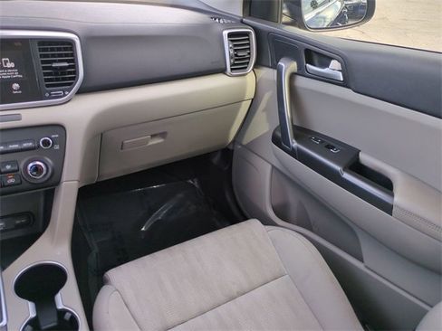 Used 2021 Kia Sportage LX image 19