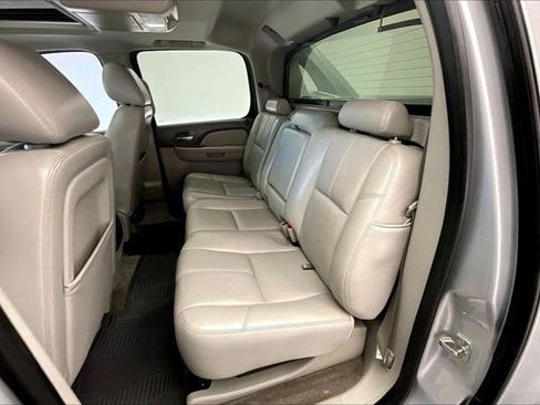 Used 2013 Chevrolet Avalanche LT AWD/4WD image 19
