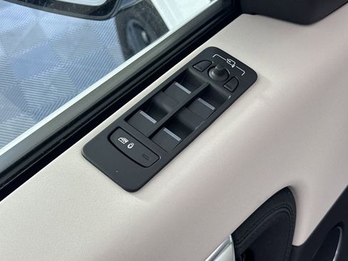 Certified 2025 Land Rover Discovery Sport S image 10