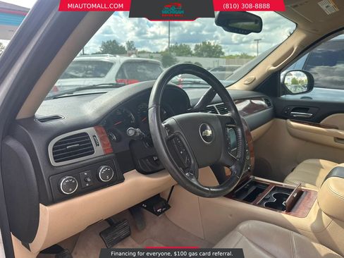 Used 2008 Chevrolet Suburban LTZ w/ LTZ Preferred Equipment Group AWD/4WD image 8