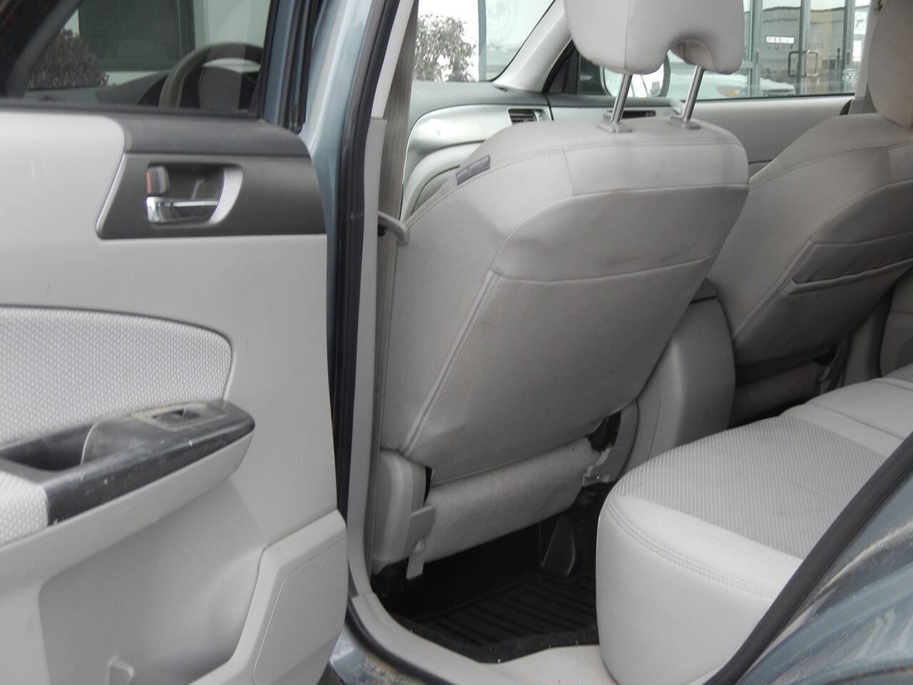 Used 2013 Subaru Forester 2.5X Premium w/ All-Weather Pkg AWD/4WD image 28