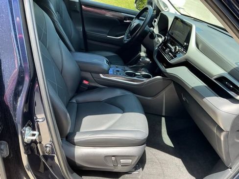 Used 2023 Toyota Highlander Platinum AWD/4WD image 20