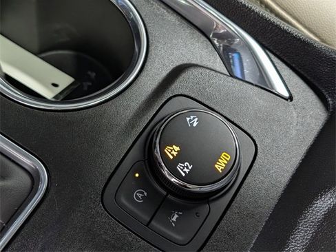 Certified 2023 Chevrolet Traverse LT w/ LT Premium Package image 28