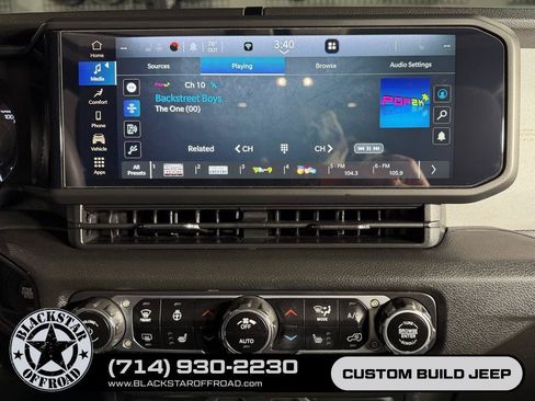 Used 2024 Jeep Wrangler Unlimited AWD/4WD image 21