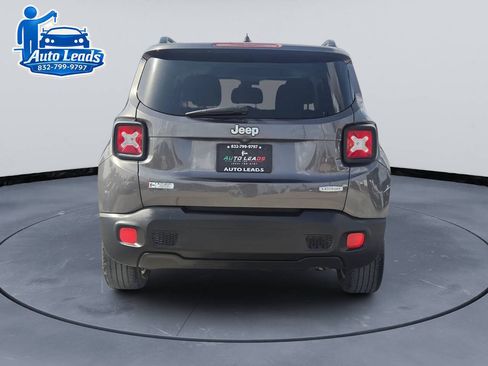 Used 2016 Jeep Renegade Latitude FWD image 7