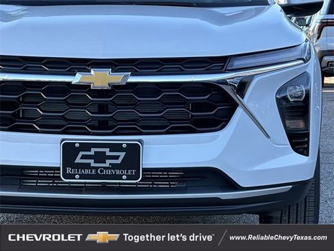 New 2026 Chevrolet Trax LT w/ Driver Confidence Package image 8