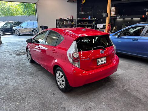 Used 2014 Toyota Prius C Three FWD image 4