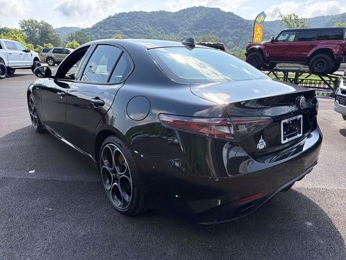 Used 2024 Alfa Romeo Giulia Veloce RWD image 5