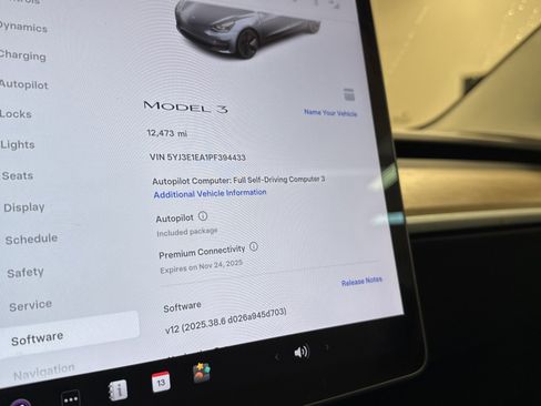 Used 2023 Tesla Model 3 Standard Range image 9