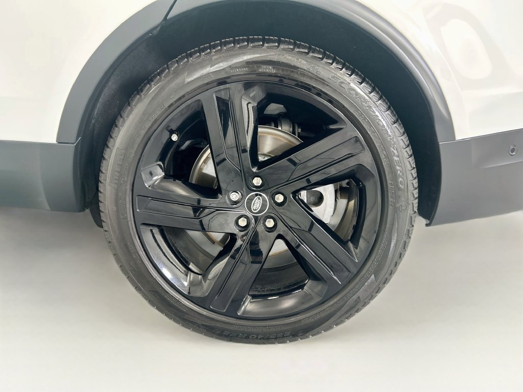 Used 2025 Land Rover Discovery S AWD/4WD image 30